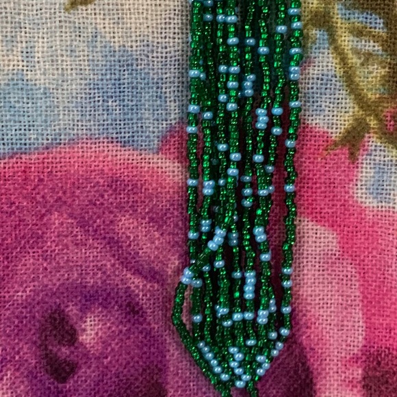 BOHO CHIC MULTI-SRAND TINY FACETED GREEN BEADED BRACELET - Picture 2 of 11